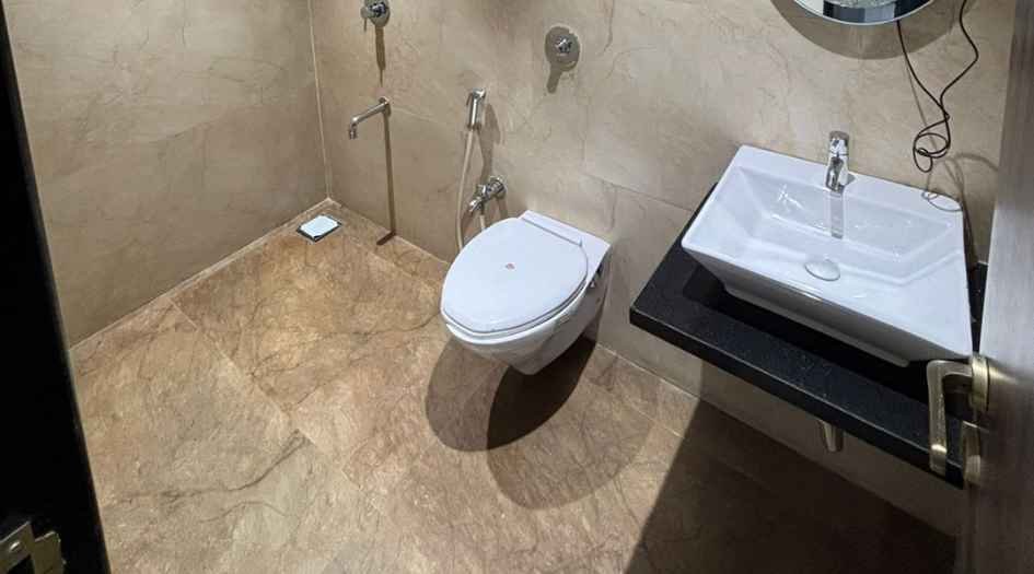 Superb-maa-bathroom-image-2